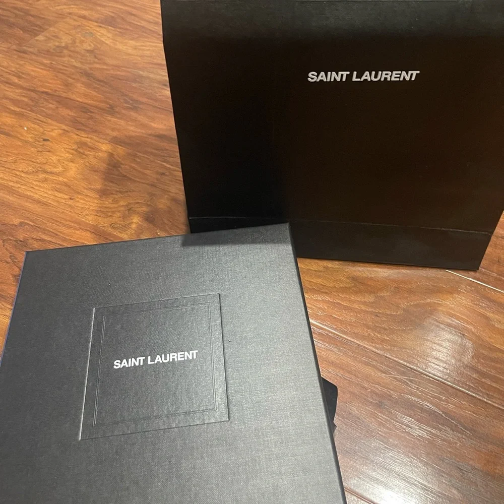 Selling YSL Handbag - Picture 1 of 4